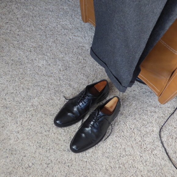 Cole Haan Black Laceups Whole-cut Leather Construction - Picture 12 of 12